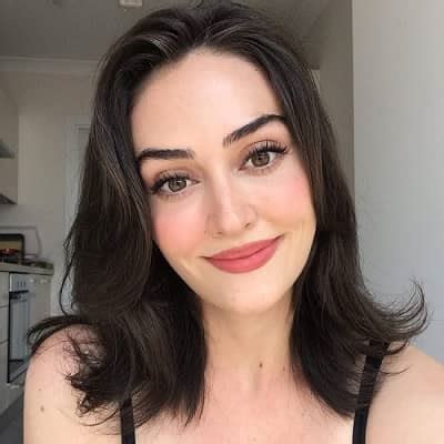 esra bilgiç age|Esra Bilgic Height, Age, Wiki, Biography, Husband,。